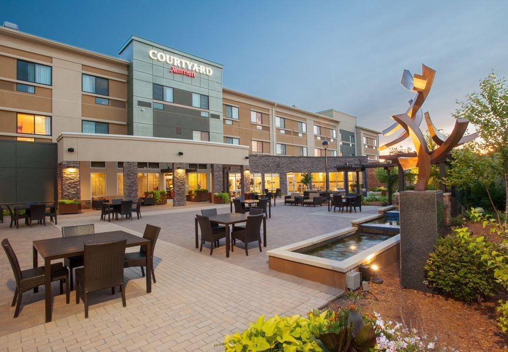 Courtyard Mankato Hotel & Event Center Extérieur photo