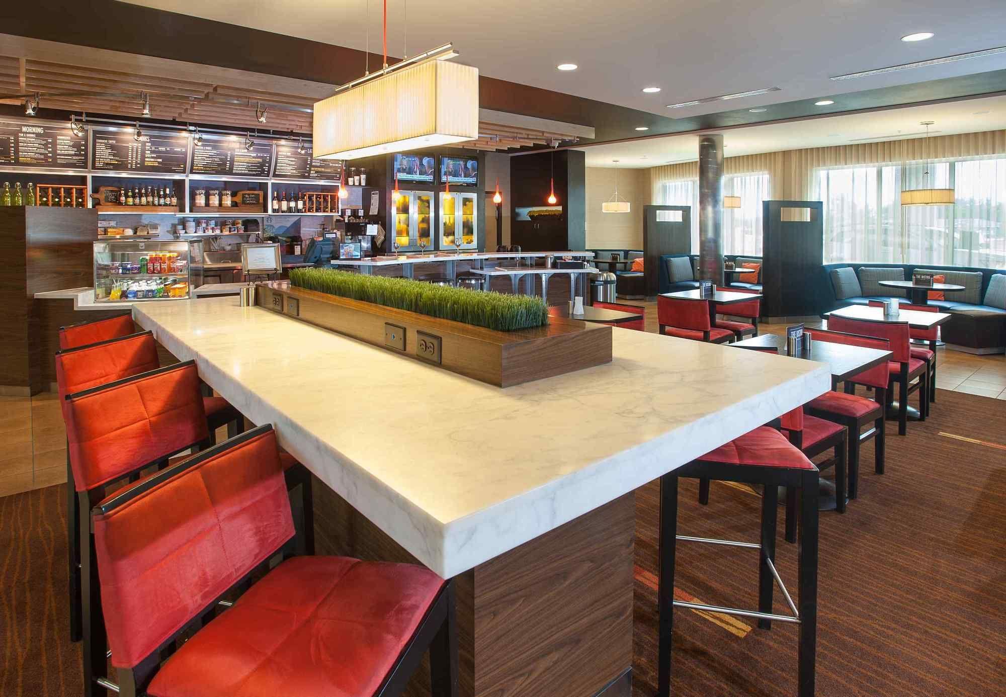 Courtyard Mankato Hotel & Event Center Extérieur photo
