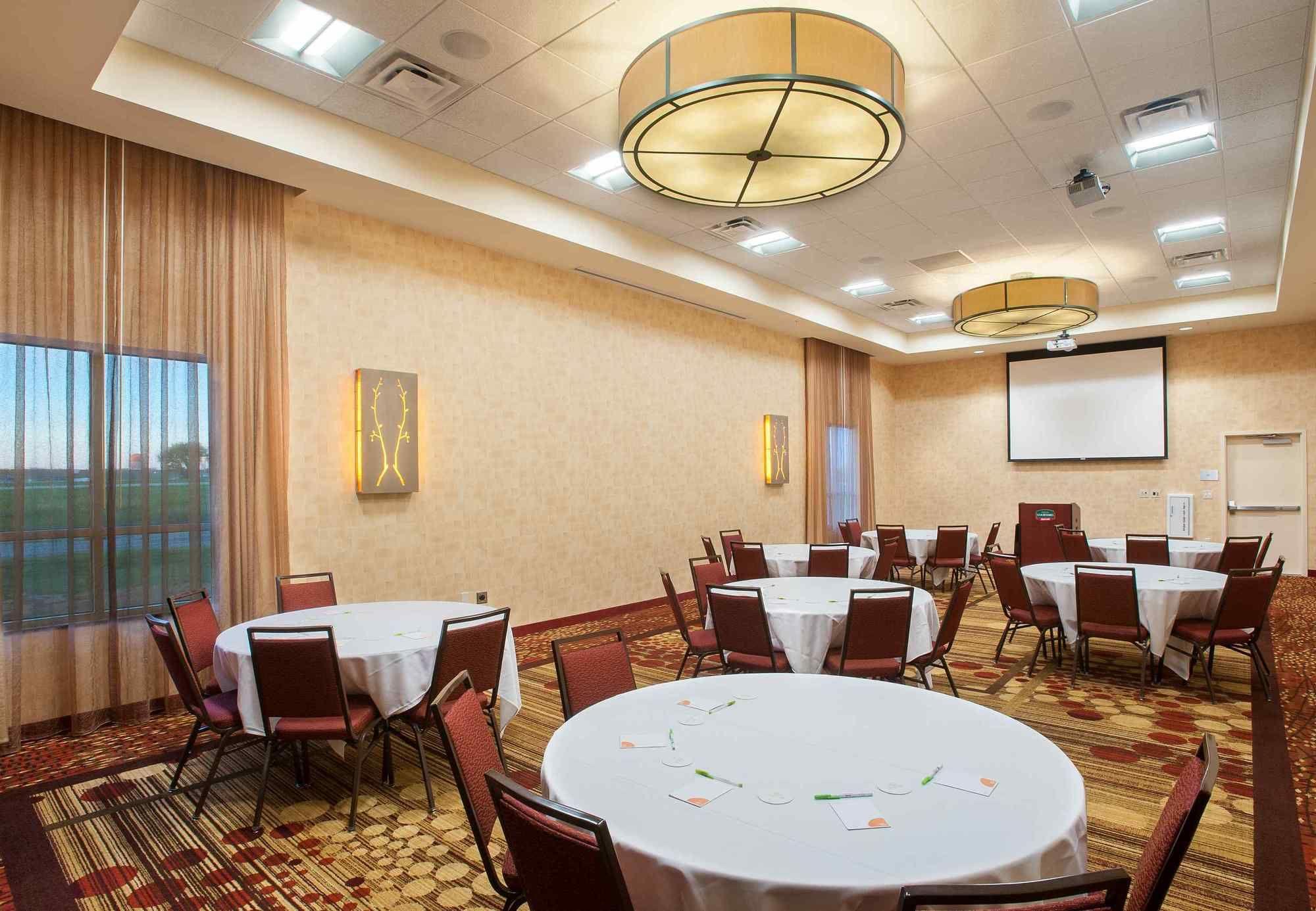 Courtyard Mankato Hotel & Event Center Extérieur photo