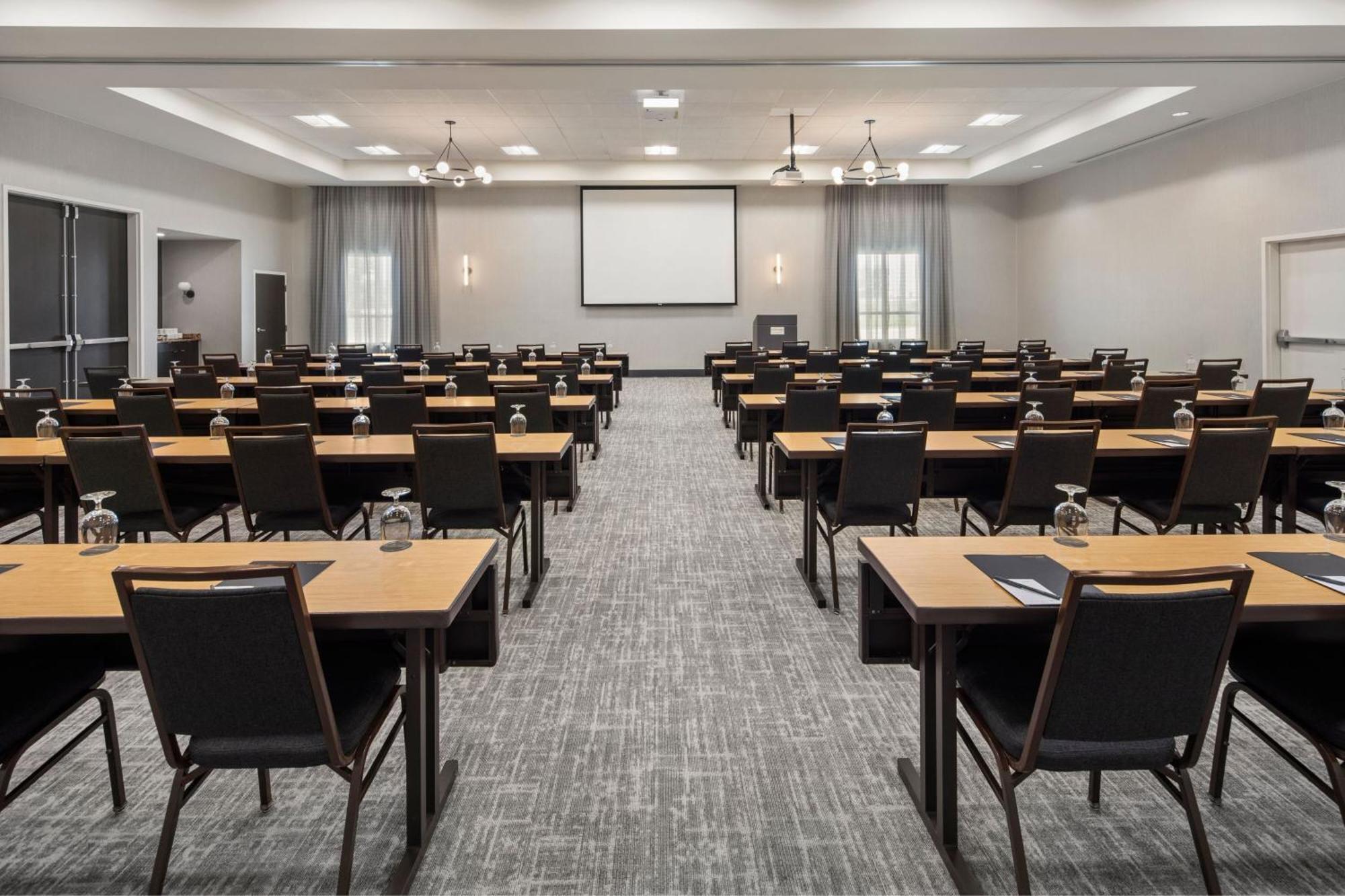 Courtyard Mankato Hotel & Event Center Extérieur photo