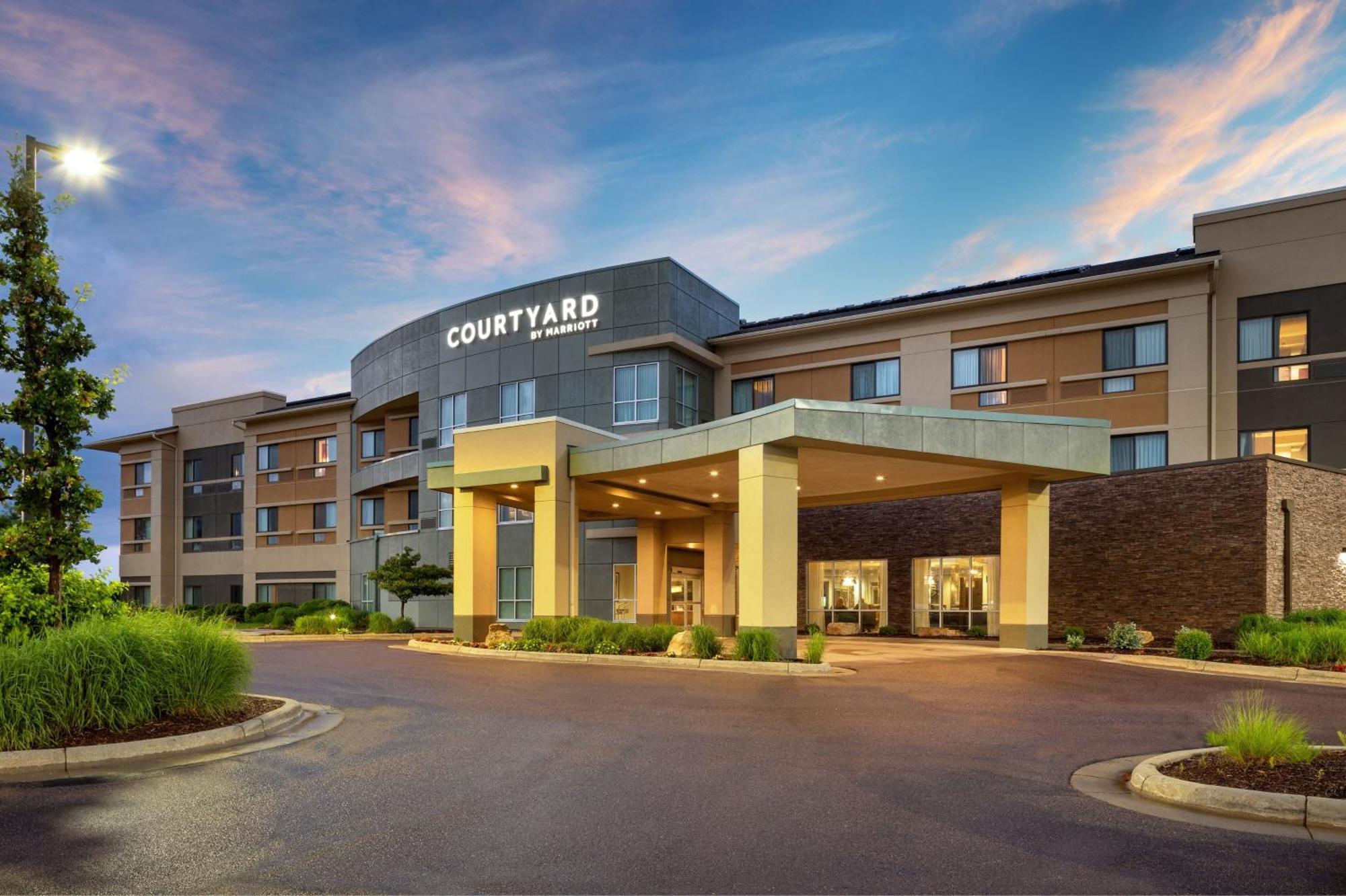 Courtyard Mankato Hotel & Event Center Extérieur photo